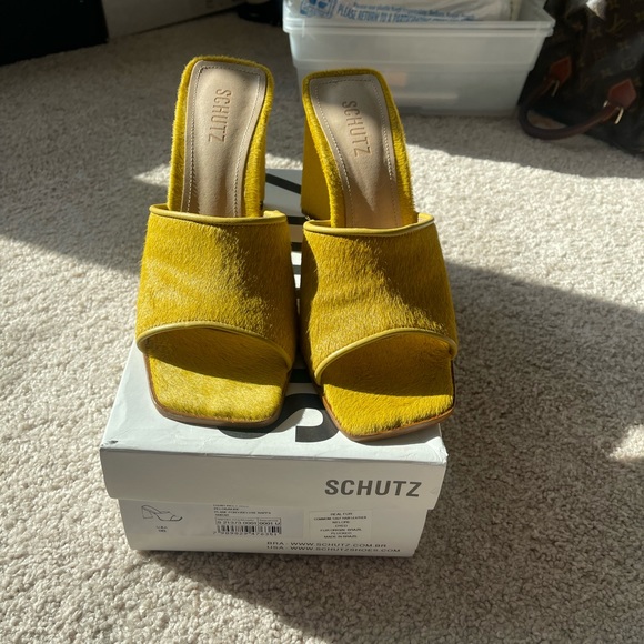 Schutz Lizah Mules - Picture 7 of 9